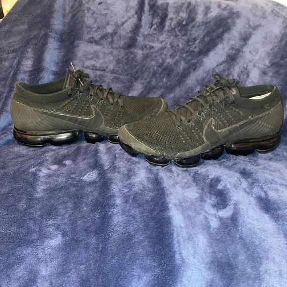 NIKE VAPORMAX TRIPLE BLACK - Picture 1 of 7